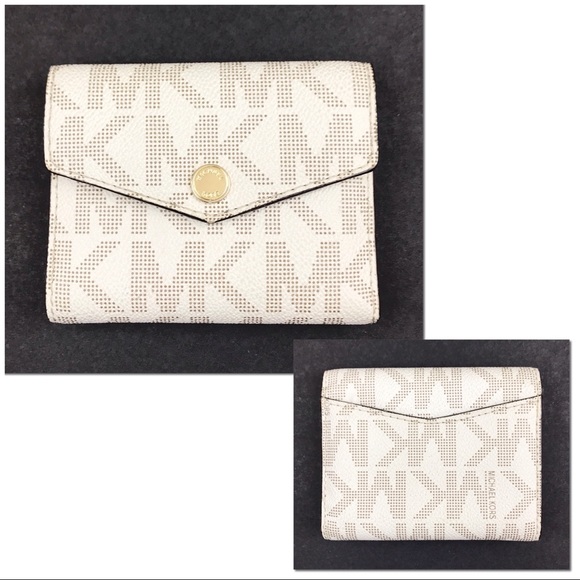 MICHAEL Michael Kors Handbags - LIKE NEW! MMK Jet Set Vanilla PVC Logo Wallet